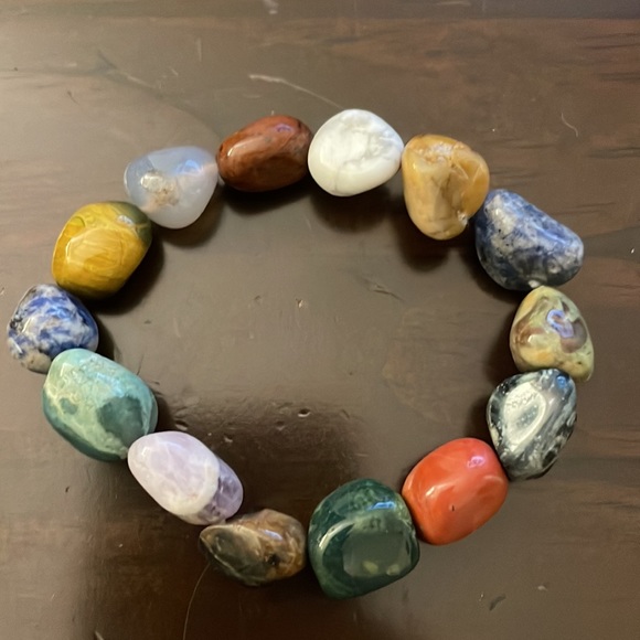 Bracelets stretchy all 3 of stones seashell and glass NWOT - Picture 3 of 4